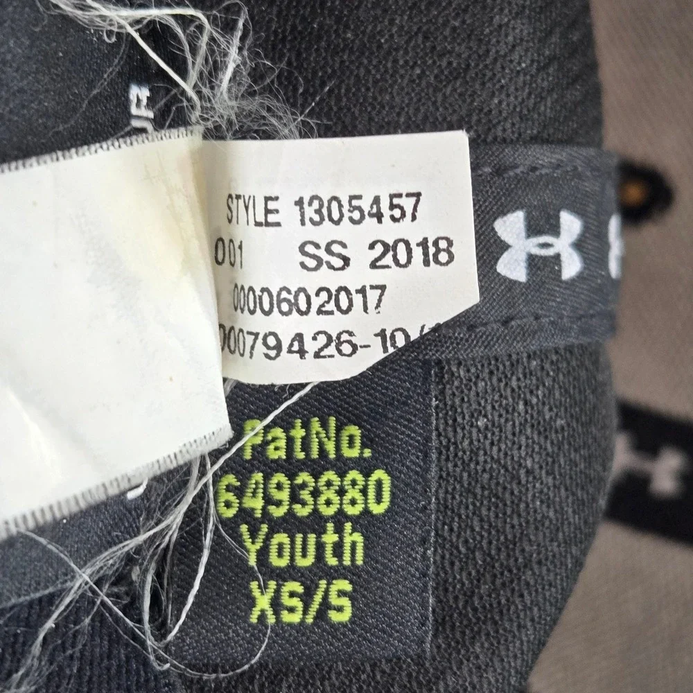 Under Armour Kids XS/S Black HeatGear Blitzing Baseball Cap 1305457